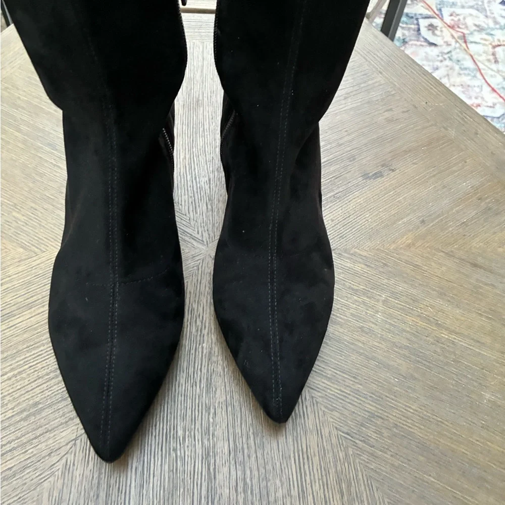 NWOT DONALD J PLINER SOUMA Black Suede Boots Size 8.5